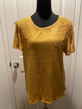 Cable & Gauge Mustard Short Sleeve Top with Lace Shoulder Detail